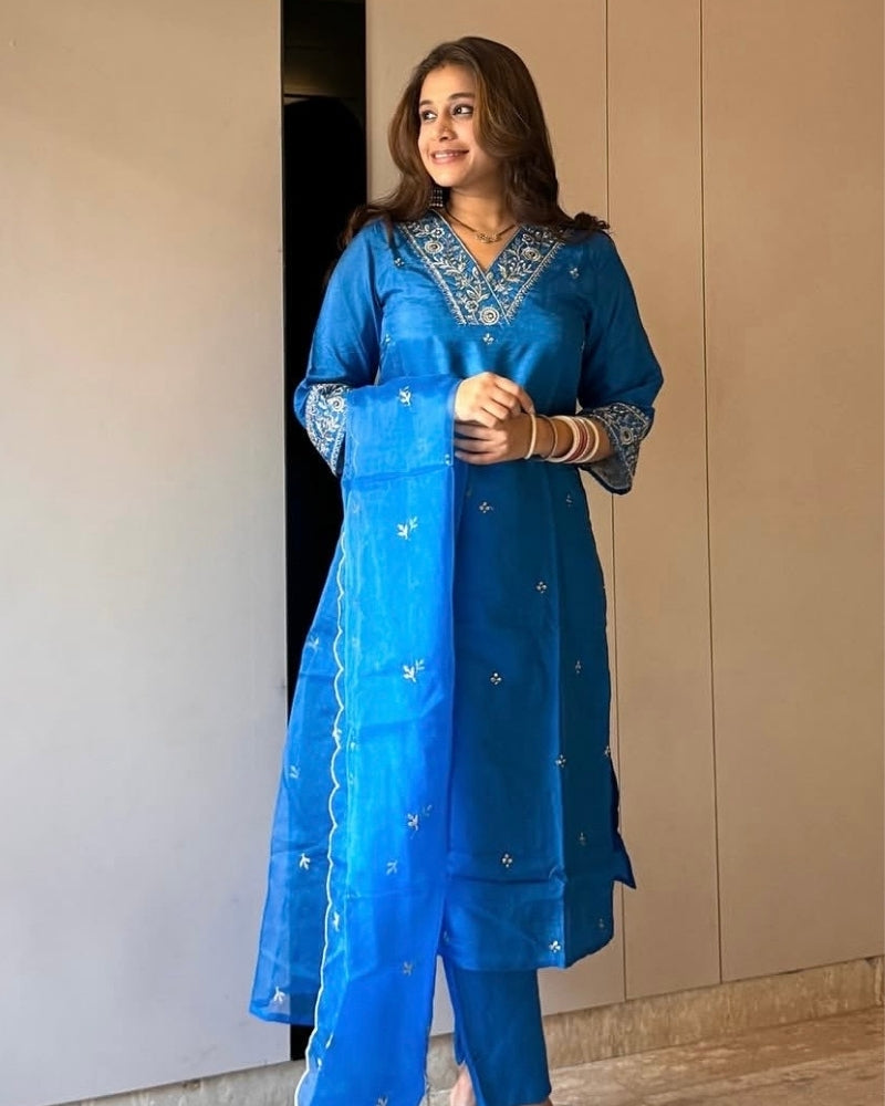 BRIGHT BLUE SUIT SET