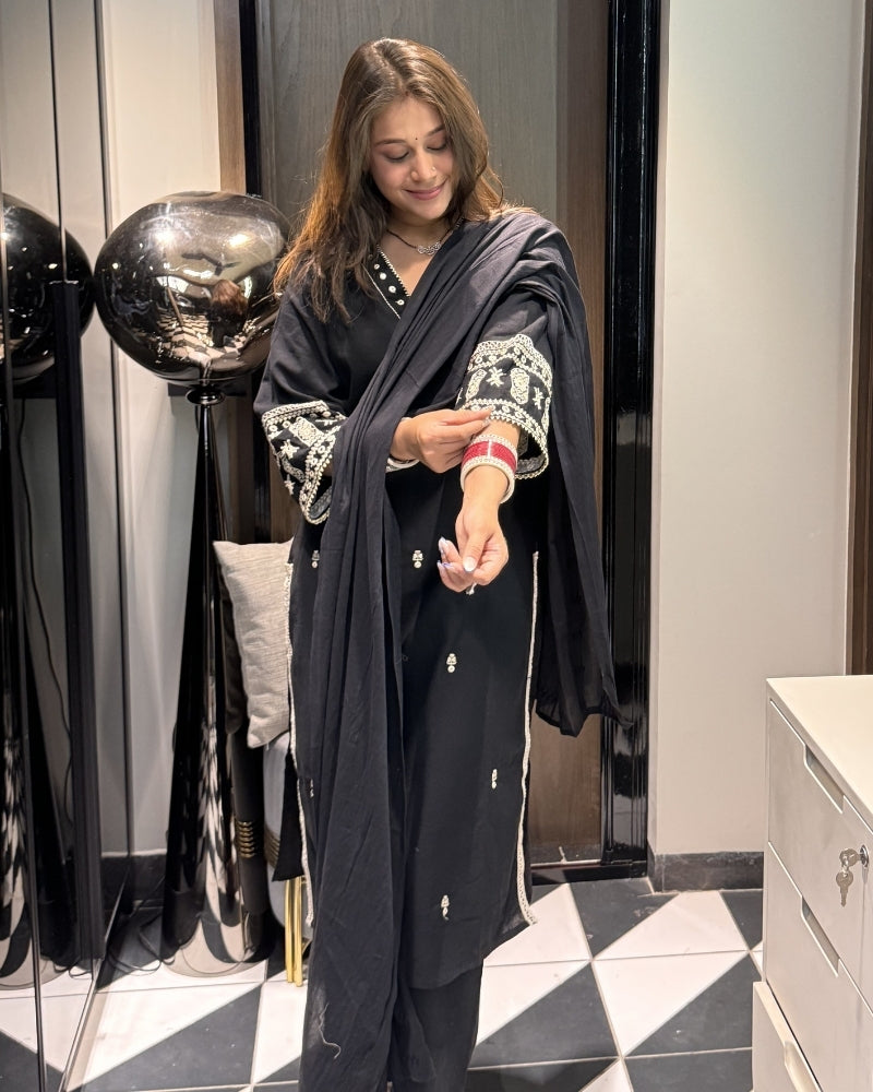 BLACK SUIT WITH MIRROR WORK