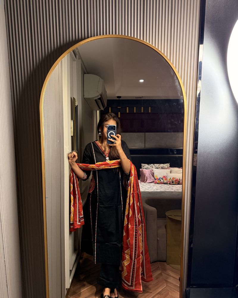BLACK SUIT WITH RED DUPATTA