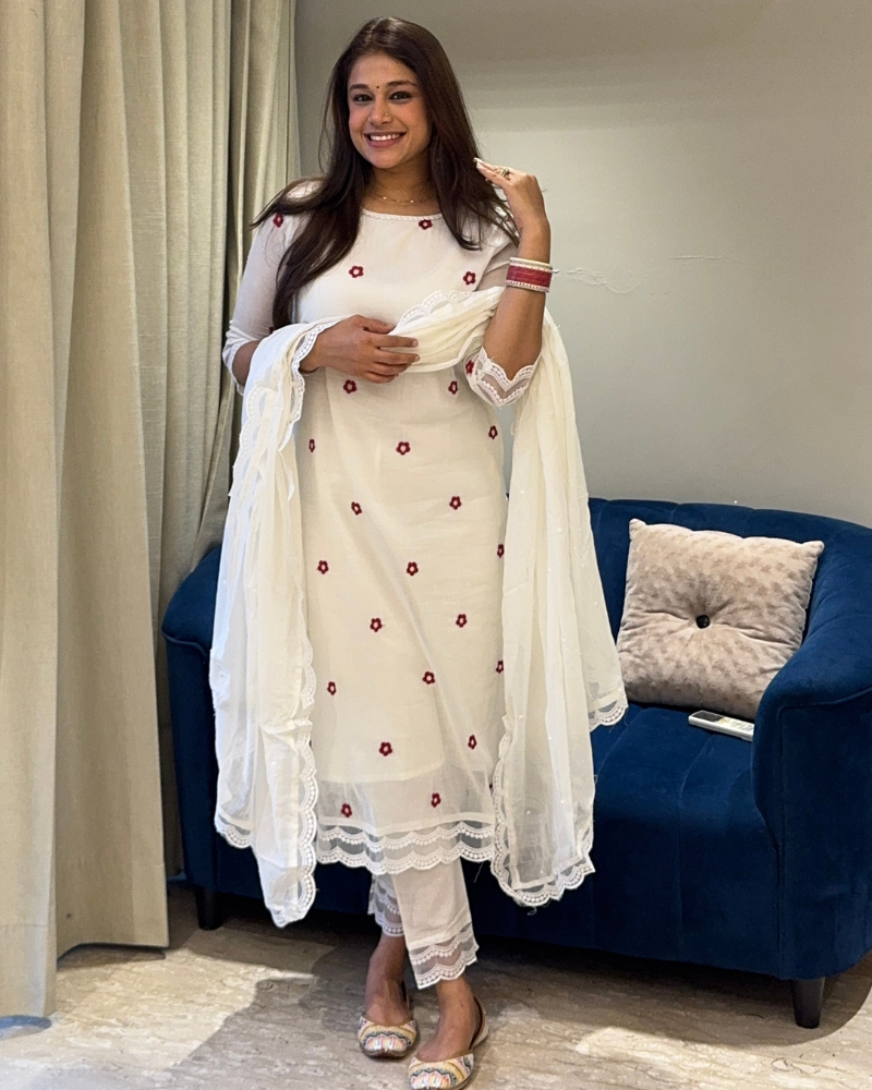 WHITE SUIT WITH SMALL FLORALS