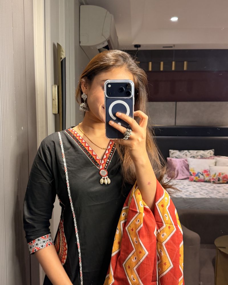 BLACK SUIT WITH RED DUPATTA