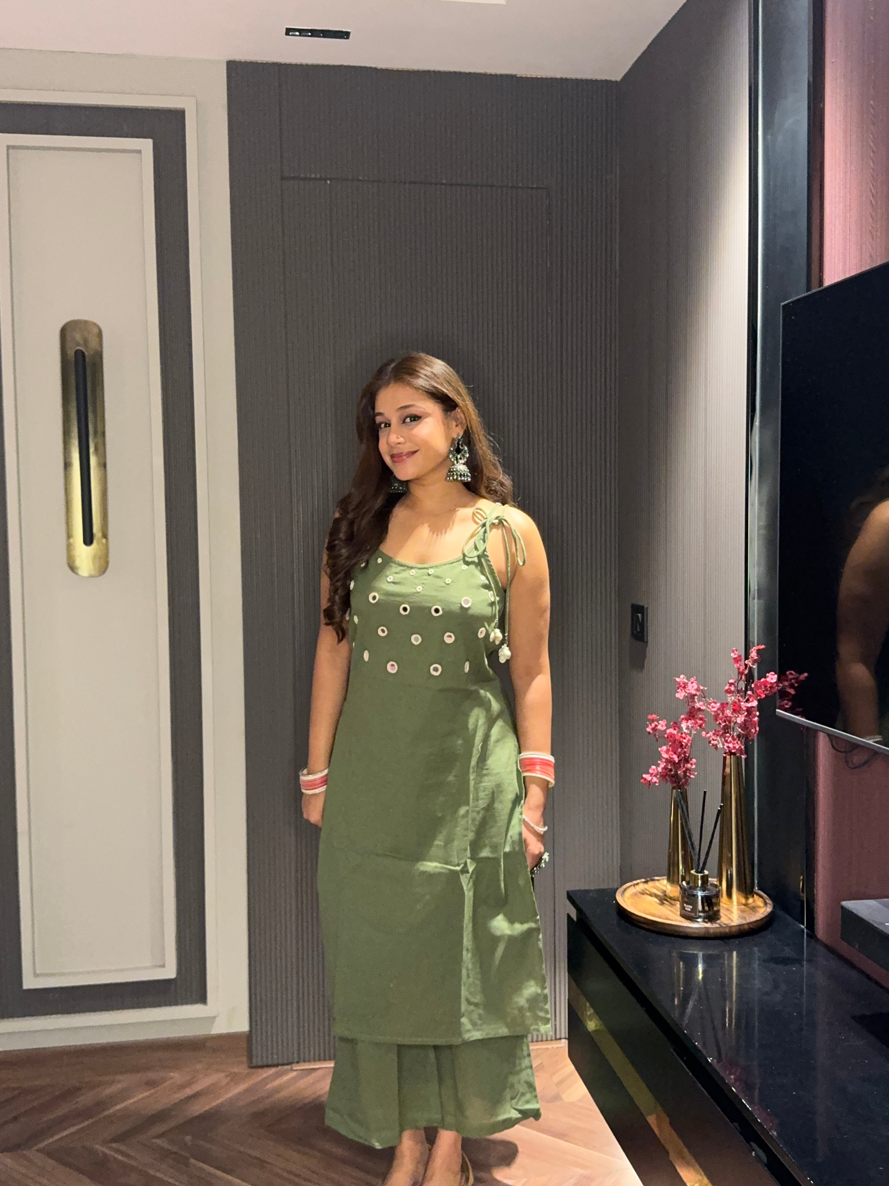 GREEN STRAPP KURTA WITH PANTS