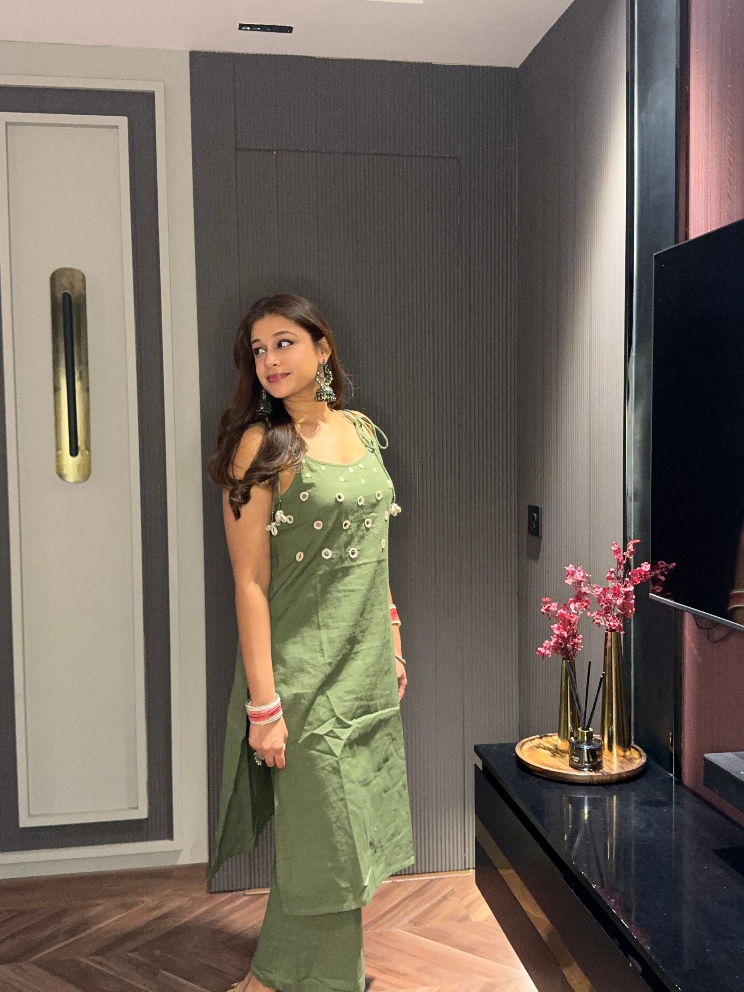 GREEN STRAPP KURTA WITH PANTS